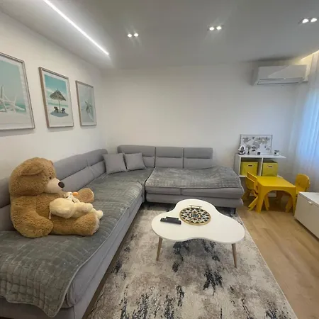 Golem, Triple E Golem (Tirana)