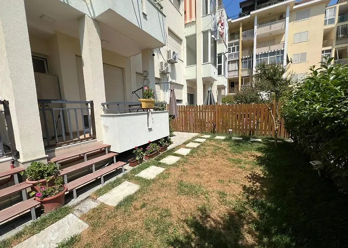 Golem, Triple E * Golem (Tirana)