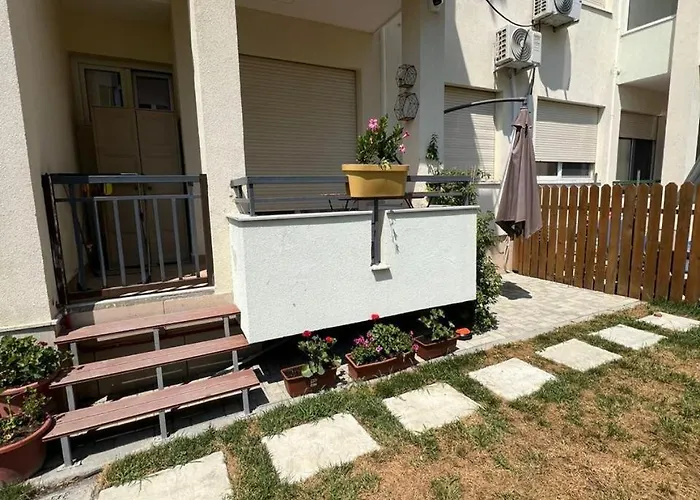 Golem, Triple E * Golem (Tirana)