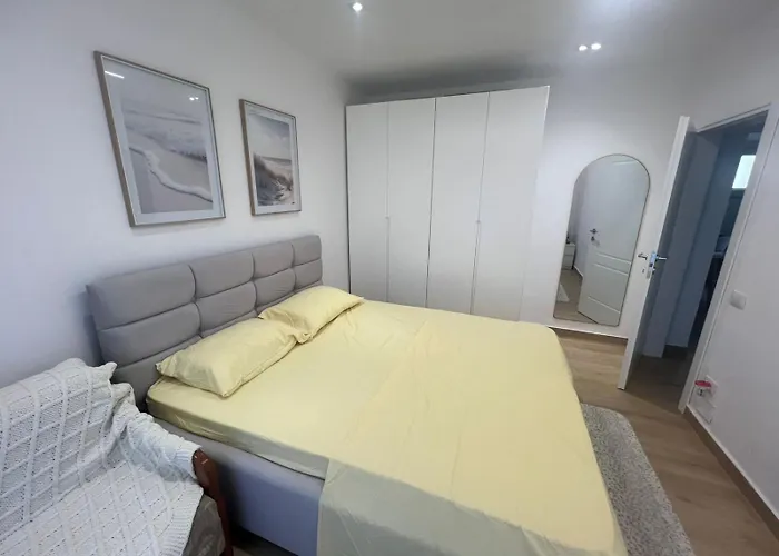 Apartamento Golem, Triple E *